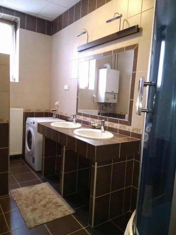 Erzsebet Vendeghaz Es Apartman Hajdúszoboszló Eksteriør bilde