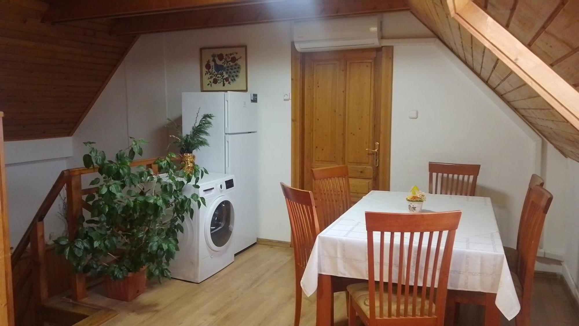 Erzsebet Vendeghaz Es Apartman Hajdúszoboszló Eksteriør bilde
